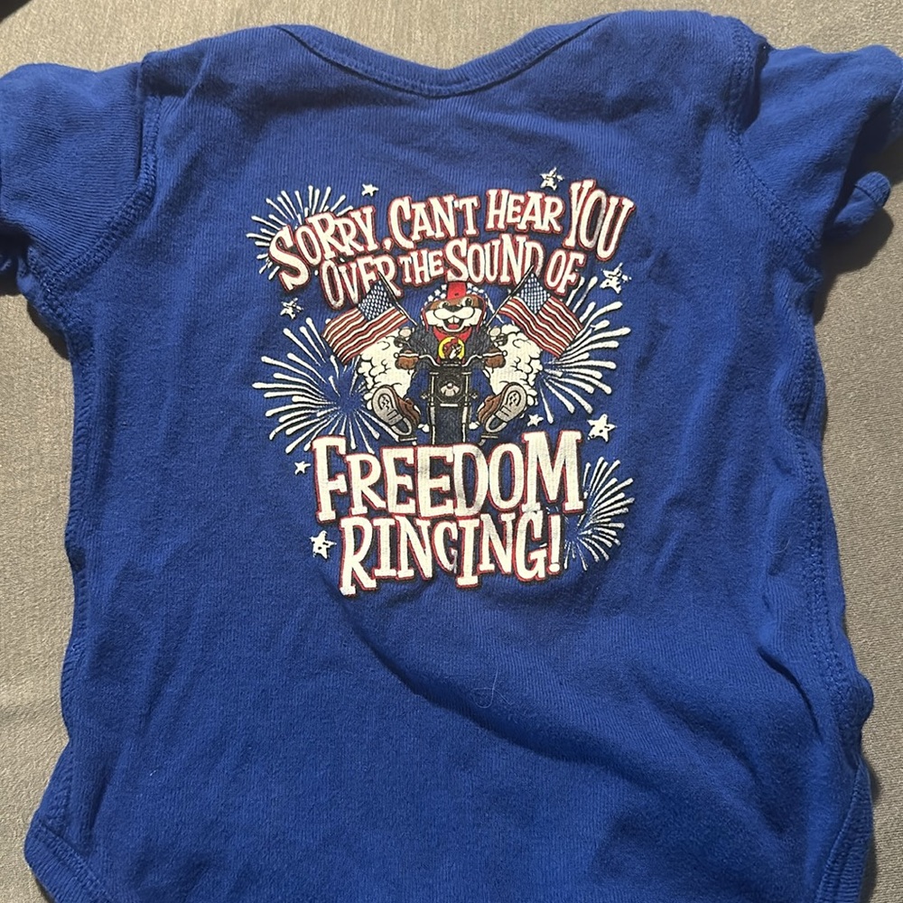 Buc-ee's Freedom Ringing Patriotic Baby Bodysuit 12M 4th of July USA